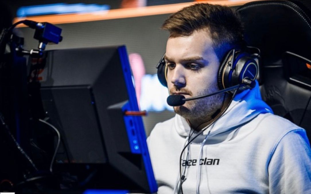 Bilibili Gaming official shared photos： knight went to participate in the City Hero Contest