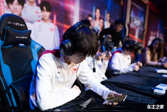 Rookie：新人Cyku打的挺好的 压力点满了